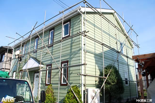 塗装後、シンプルな洋風の住宅なのでこんなもよく似合っています